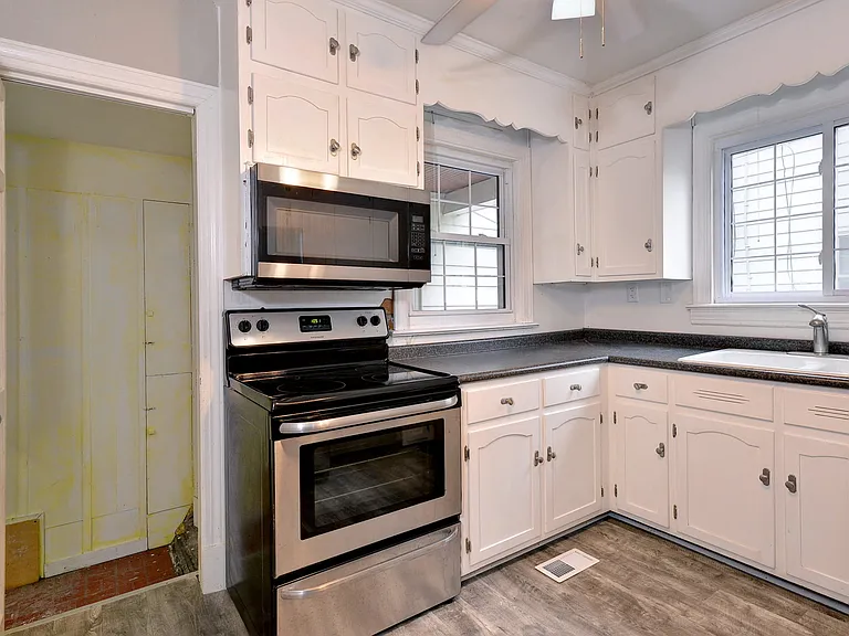 39 Westover Rd — Photo 18