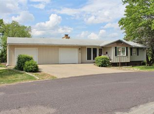 555 Cedar Ln, Ste Genevieve, MO 63670