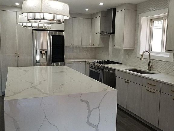 2nd image of 6832 N Hamlin Ave #1