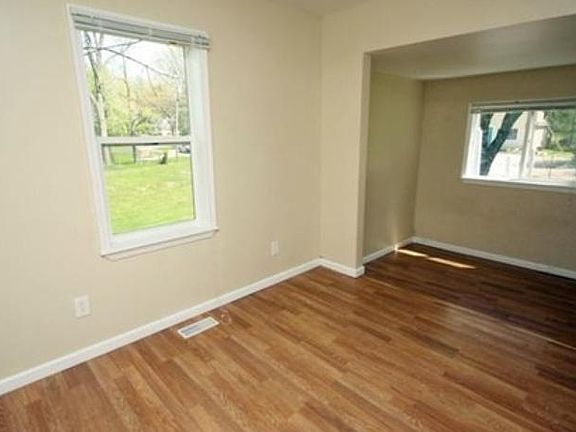 3rd image of 2274 North St