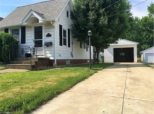 10106 Manoa Ave, Brooklyn, OH 44144