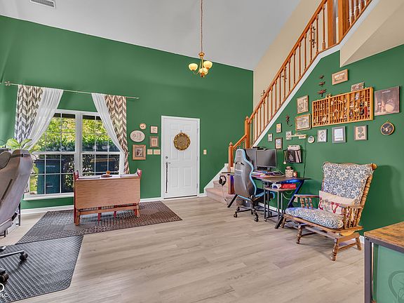 4th image of 1283 Yellowstone Way