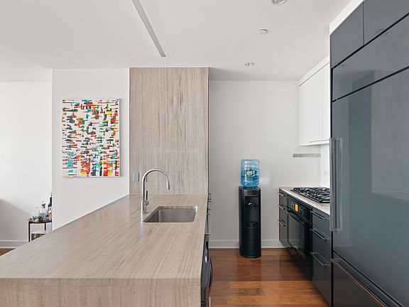 4th image of 2 Northside Piers APT 27Y