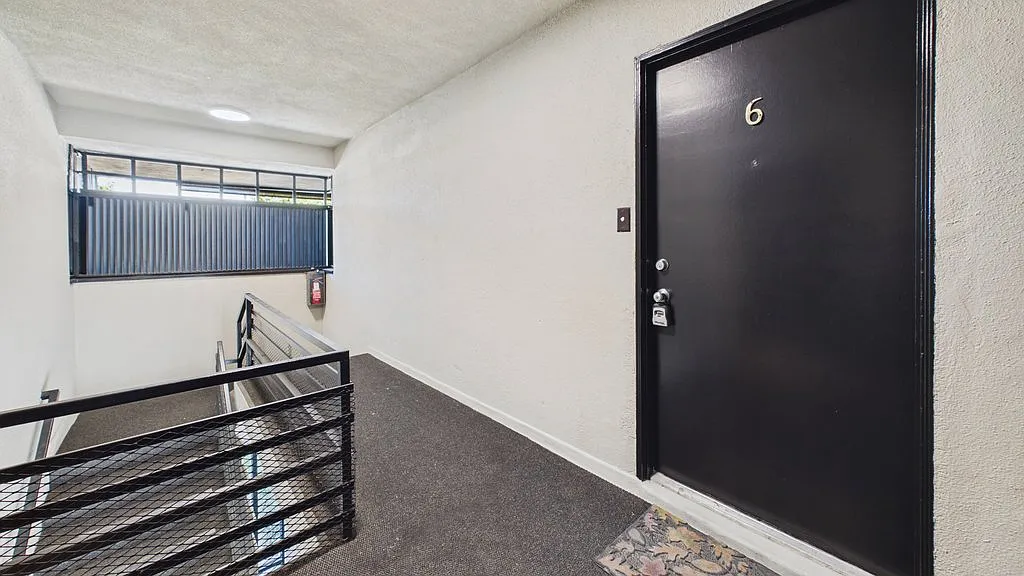2 bed, 1282 sqft, $2,795 — Photo 2