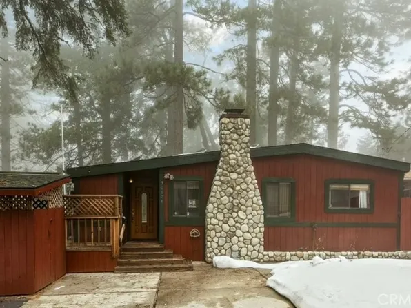 31678 Luring Pines Cir, Running Springs, CA 92382