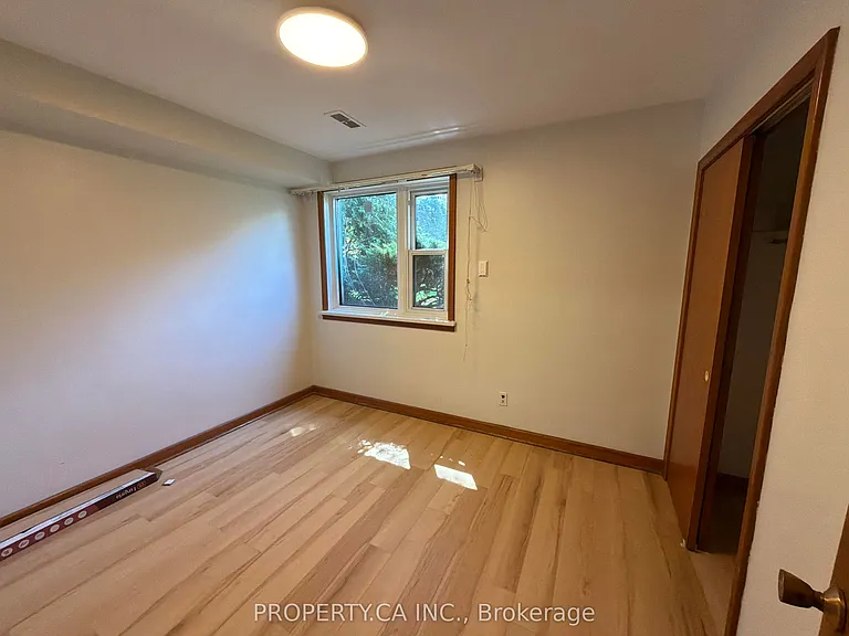 3 Bondhead Pl #LOWER — Photo 5