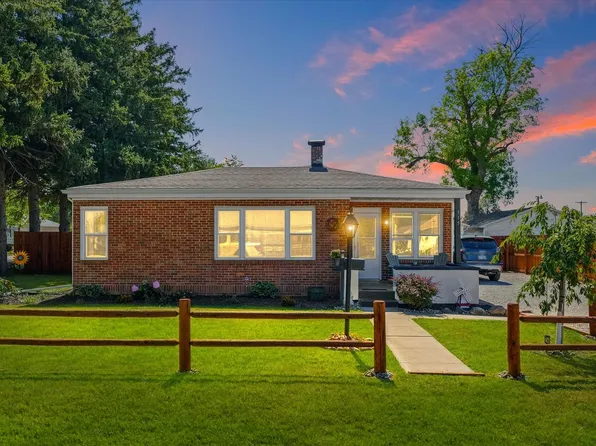 115 E 4th St, Gibson City, IL 60936