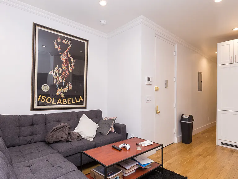 228 E 27th St #2B — Photo 3