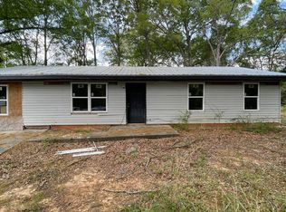 1040 Chapel Cir, Greensboro, GA 30642
