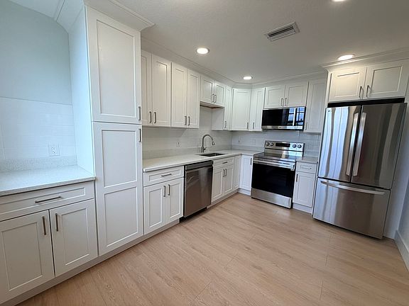 3rd image of 432 Armada Rd S APT 3