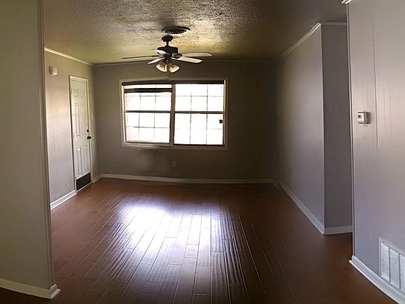 2nd image of 2119 Pearl St APT 6D