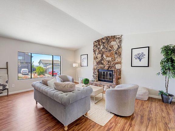 5th image of 184 Turnberry Way