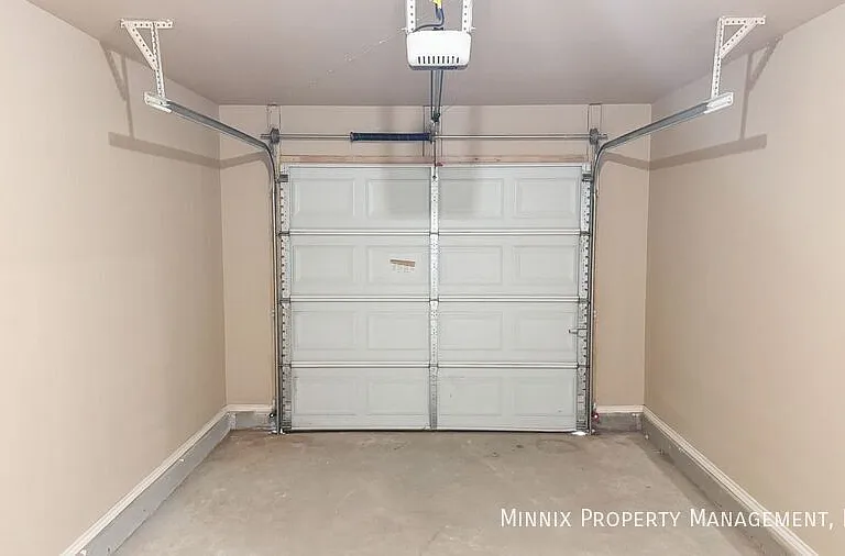 2516 N Avenue O — Photo 17