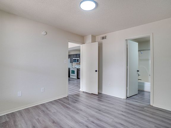 3rd image of 7500 Jenny Lind Rd Unit 122