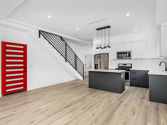 5th image of 1864 Echo Park Ave #1/2