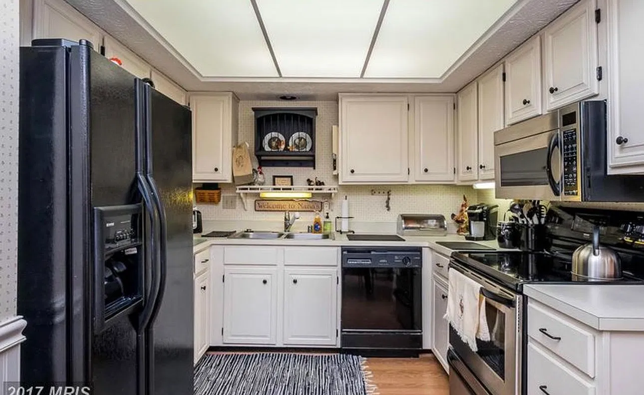 3 bed, 2.5 bath, 1520 sqft, $2,900 — Photo 2