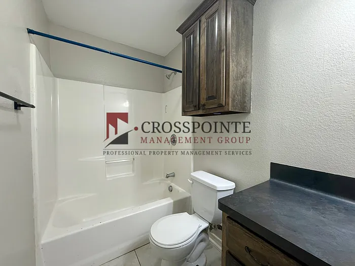 2215 N Palace Ave #100 — Photo 10
