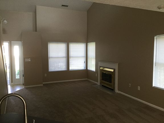 5th image of 1619 N Park Hurst Dr