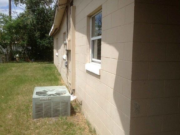 3rd image of 1914 Williams Manor Ave