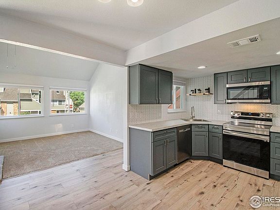 3rd image of 942 S Dearborn Way #15