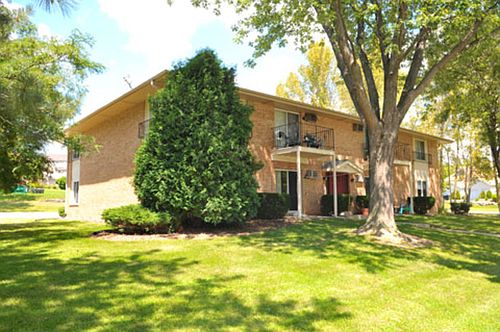 2nd image of 1315 Meadowcreek Dr