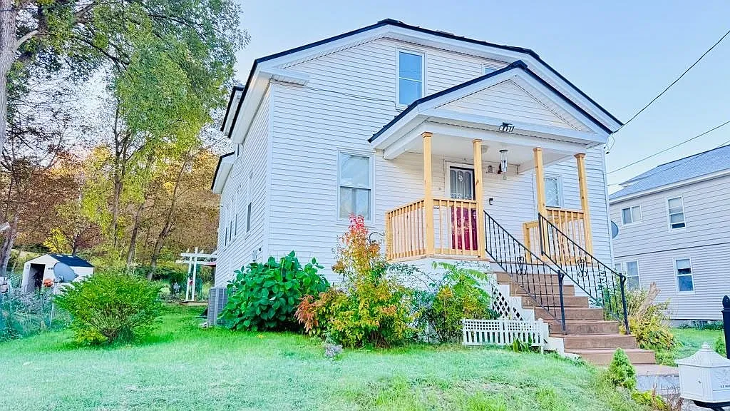 4 bed, 2.0 bath, 1512 sqft, $2,800 — Photo 3