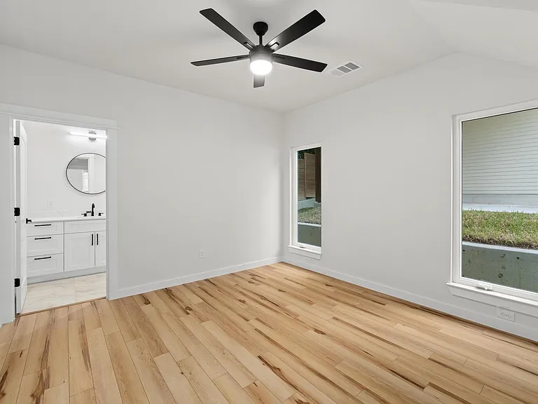 2309 Montopolis Dr #1 — Photo 16