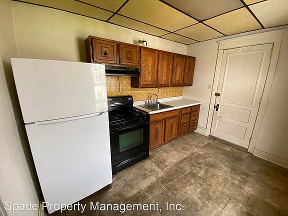 2nd image of 1018 S Hall St APT C