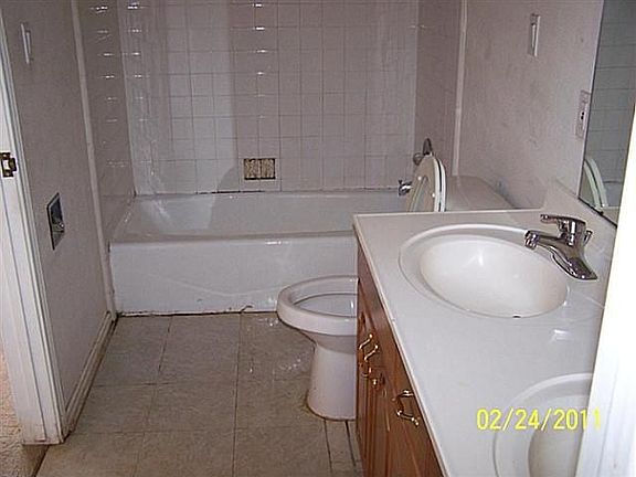 4th image of 1108 I Ave