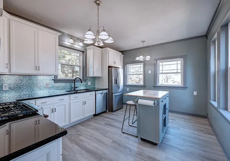 1702 Simpson Ave — Photo 9