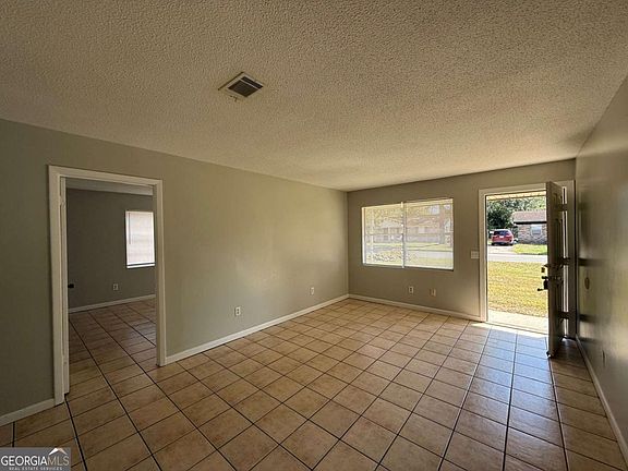 5th image of 240 Deerwood Dr
