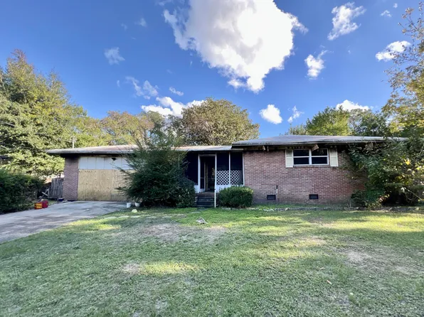 525 Chadwick St, Pensacola, FL 32503