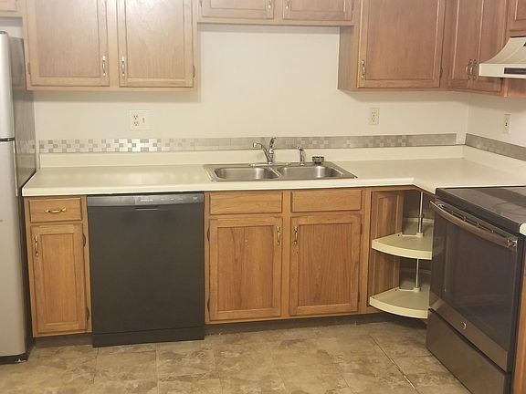 3rd image of 5509 Elaine Ln