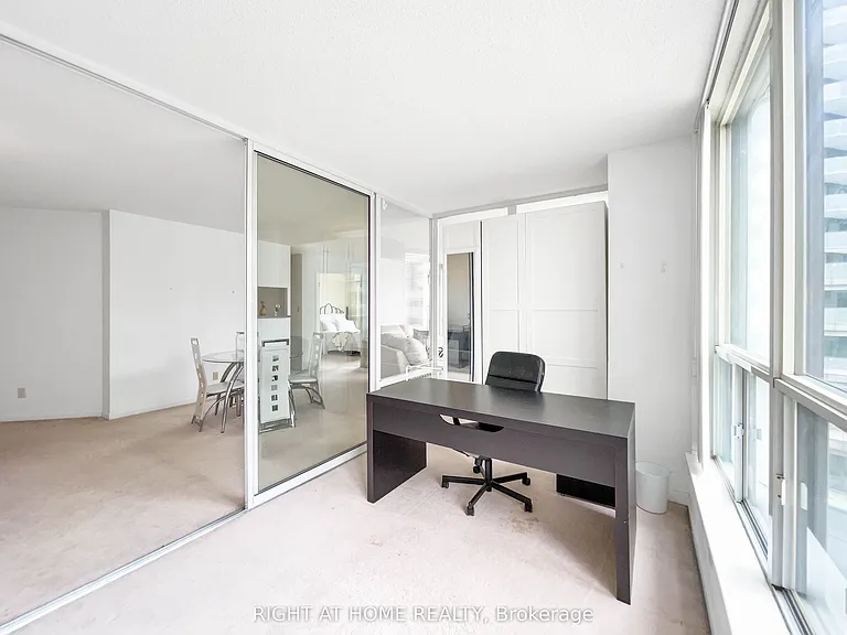 24 Wellesley St W #1113 — Photo 20