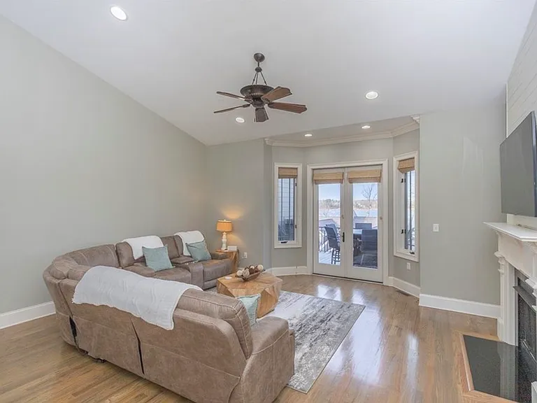 122 Regatta Dr — Photo 41