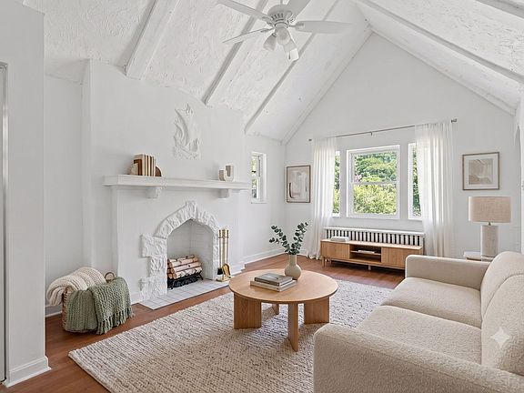 2nd image of 3847-3849 Beechwood Blvd #2