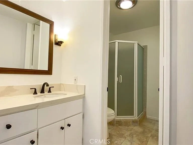 5901 Canterbury Dr #11 — Photo 8