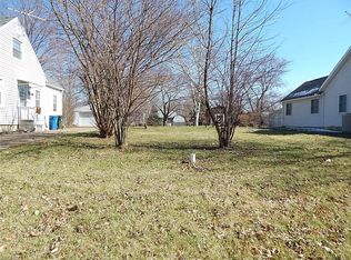 969 Warwick Dr, Sheffield Lake, OH 44054