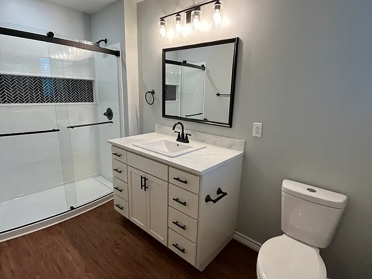 402 S Green St — Photo 14