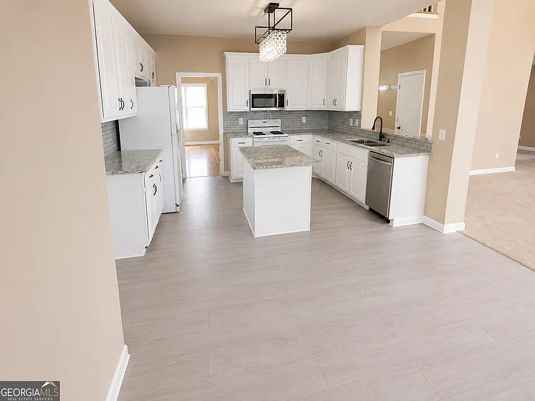 825 Stoneglen Ct — Photo 9
