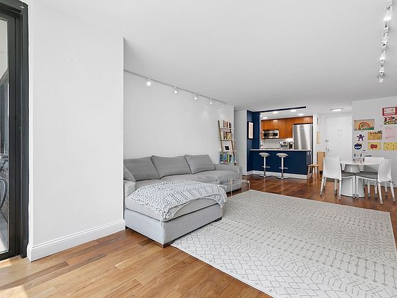 4th image of 515 E 72nd St APT 9J