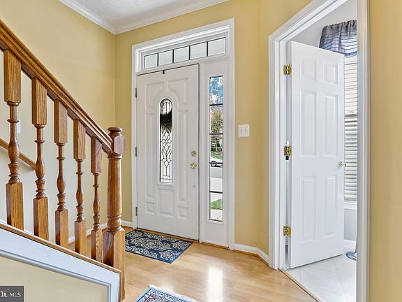 4th image of 812 High Plain Dr
