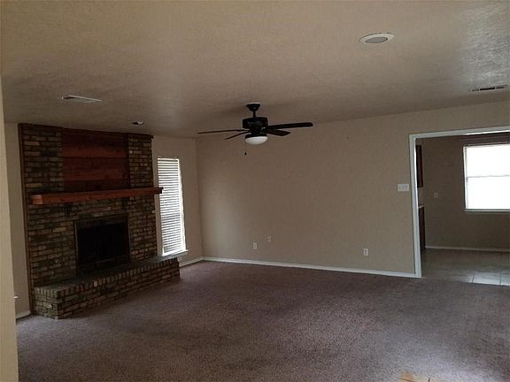 3rd image of 1511 Rocky Point Dr