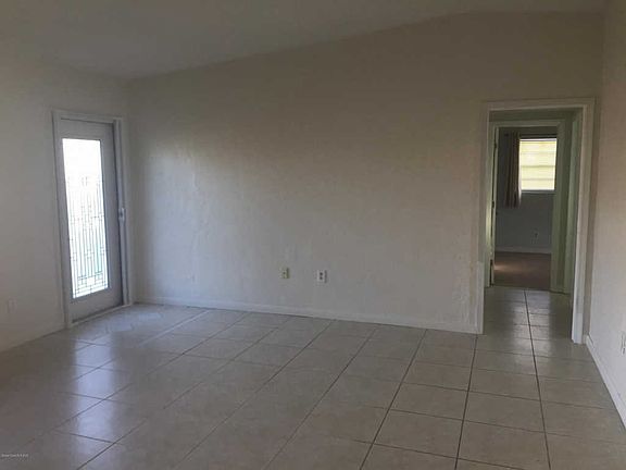 5th image of 940 S Orlando Ave