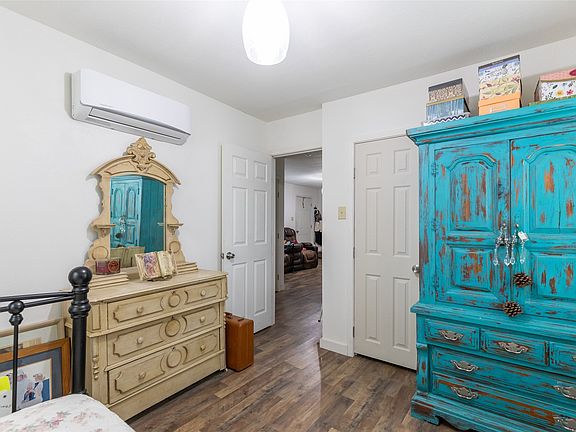 5th image of 810 State St
