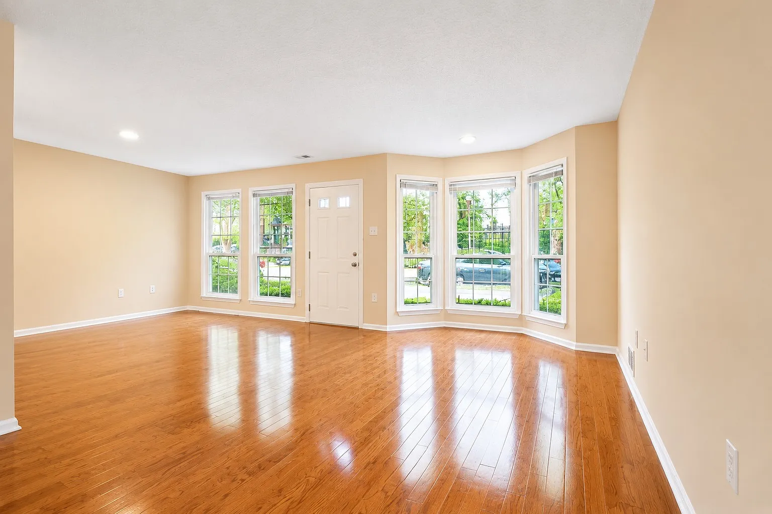 2 bed, 2.5 bath, $2,750 — Photo 3