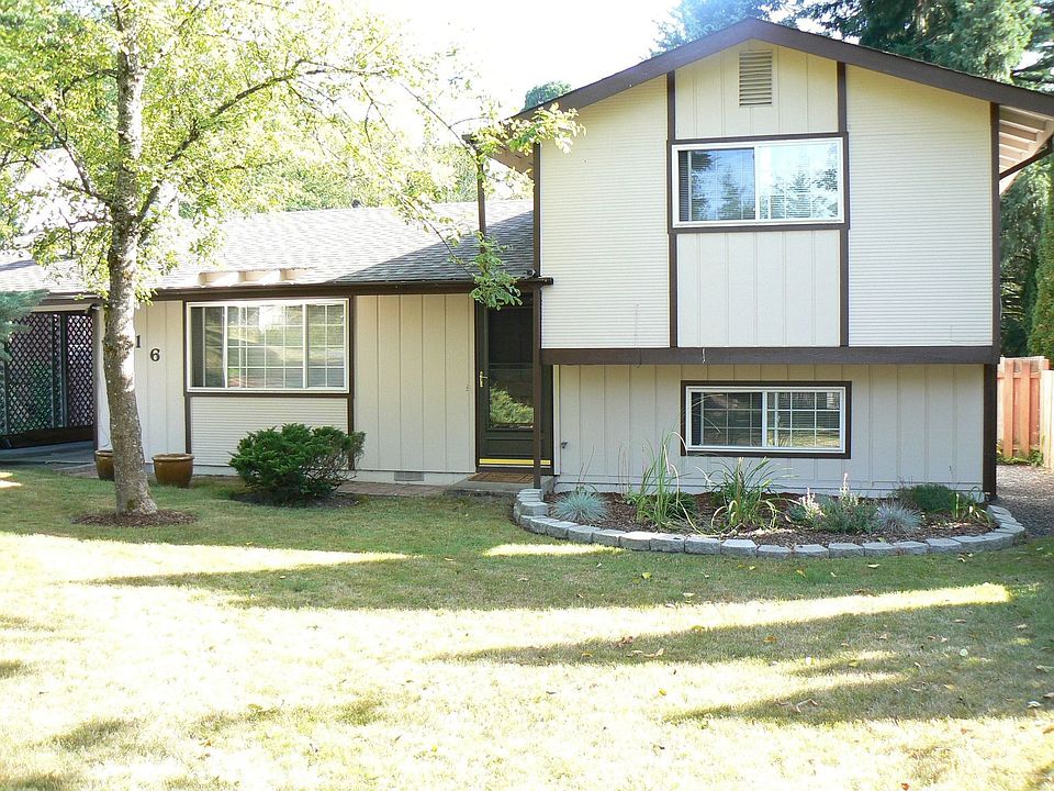 916 seminary Hill~front of home