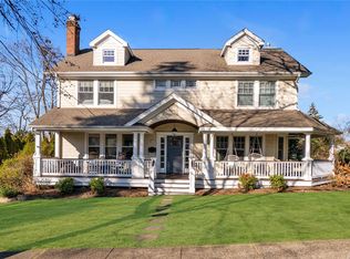 17 Bayview Ave, Port Washington, NY 11050