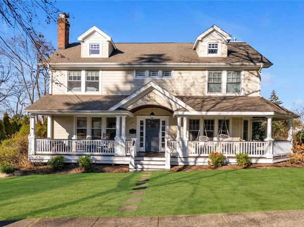 17 Bayview Avenue, Port Washington, NY 11050