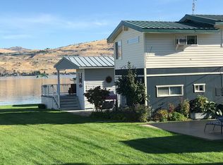 112 S Lakeshore Rd #19, Chelan, WA 98816